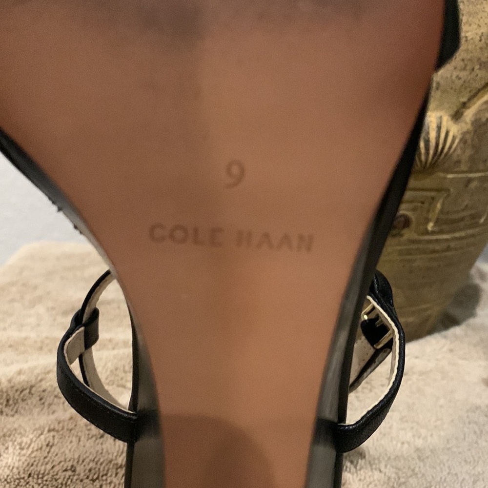 Cole Haan Black Leather Sandals - Size 9 - Picture 11 of 13